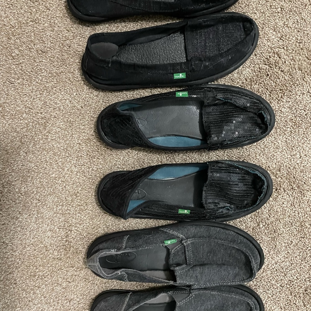 Sanuk’s size 8 shoes